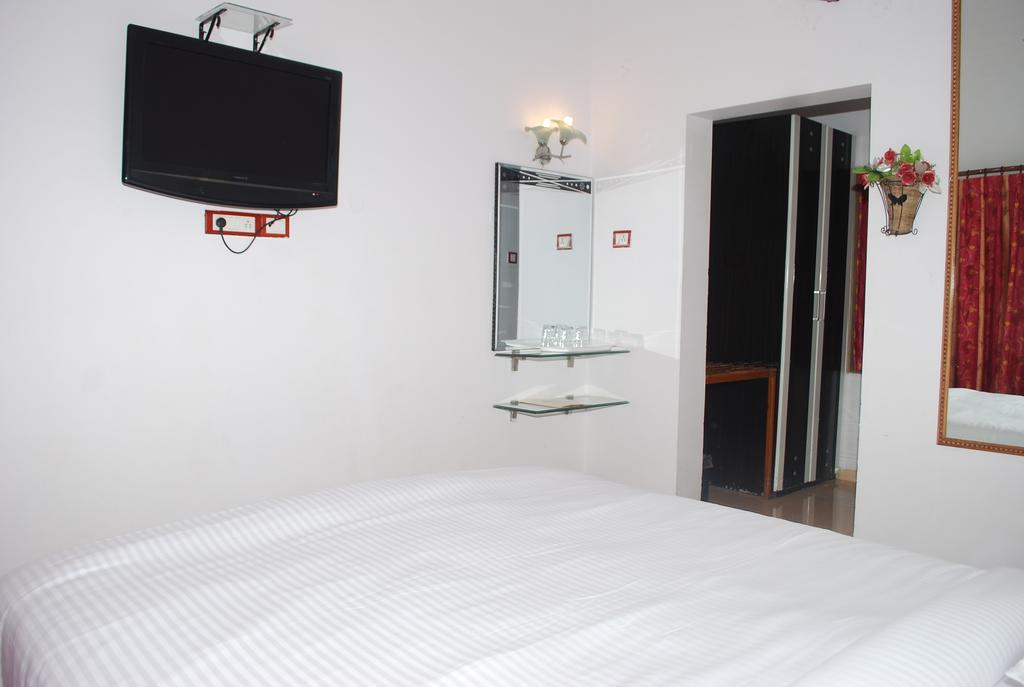 Whispering Woods Resort Lonavala Room photo
