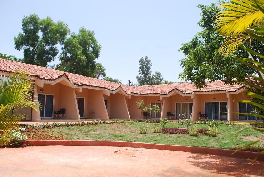 Whispering Woods Resort Lonavala Exterior photo